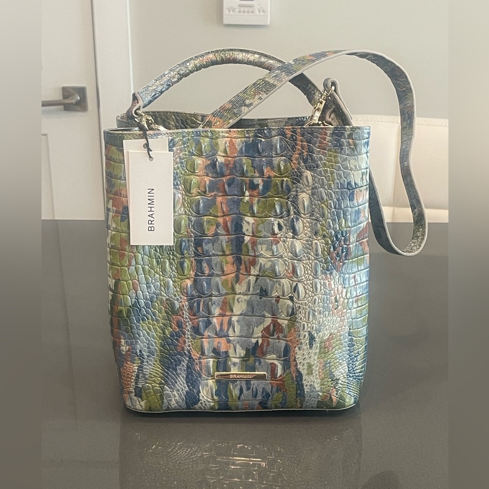 NWT: Brahmin - Melbourne Bucket Bag